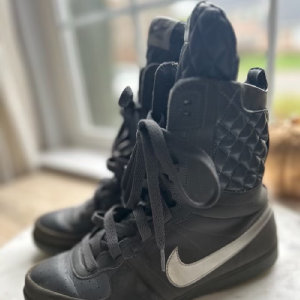 AUTHENTIC DOPE GREY NIKE HIGH TOPS 6.5